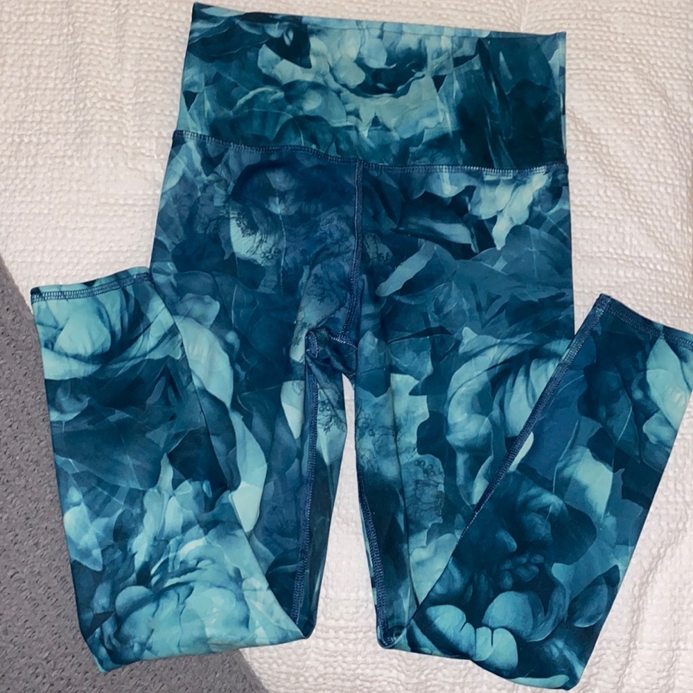 Fun blue workout leggings💙